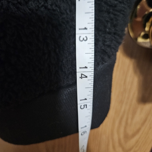 Daisy Fuentes Women’s 2X Black Fuzzy Jacket - Picture 7 of 7